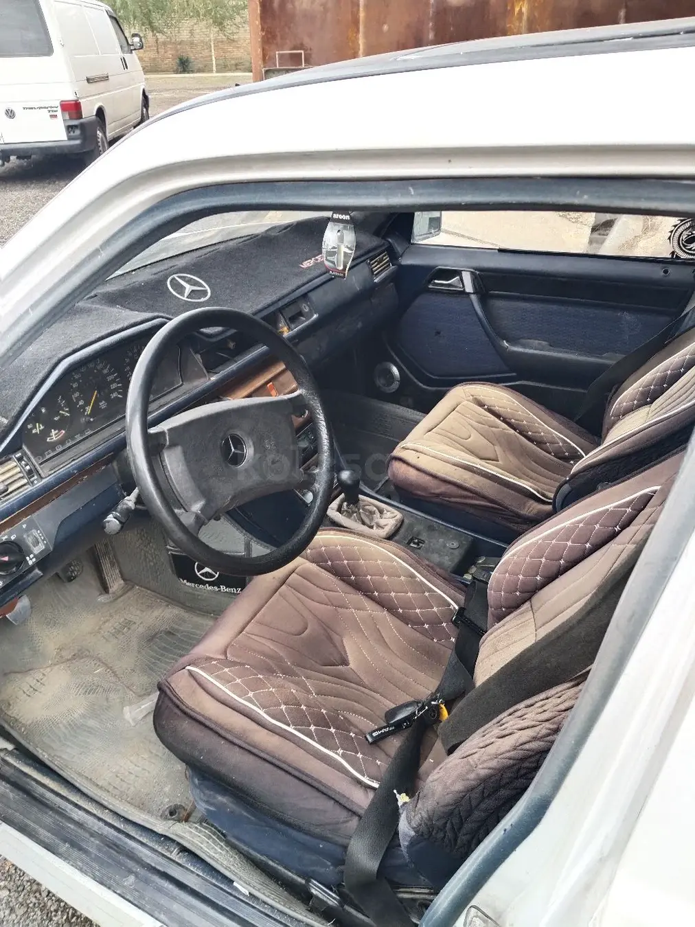 Mercedes-Benz E-Class, 1986