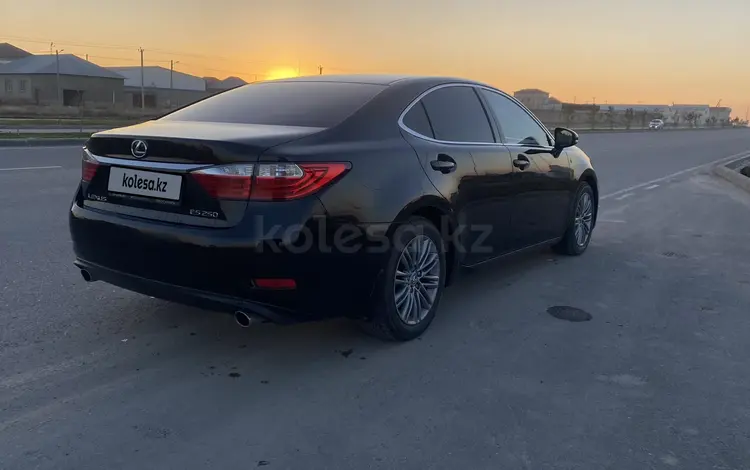 Lexus ES 250 2015 годаfor12 700 000 тг. в Шымкент