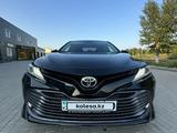 Toyota Camry 2020 года за 12 500 000 тг. в Костанай – фото 5