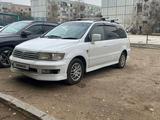 Mitsubishi Chariot 1997 года за 2 400 000 тг. в Семей