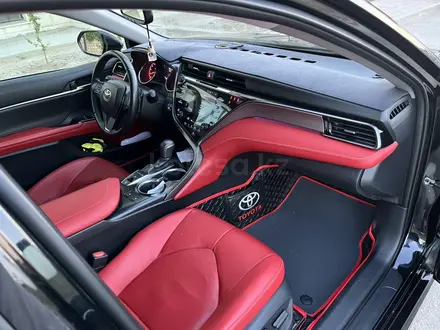 Toyota Camry 2019 года за 10 000 000 тг. в Актау – фото 4