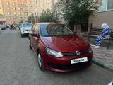 Volkswagen Polo 2011 года за 3 000 000 тг. в Атырау – фото 2