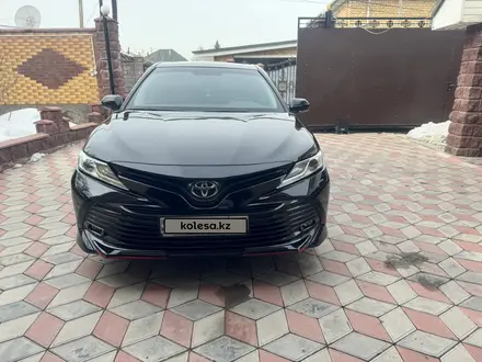 Toyota Camry 2020 года за 15 500 000 тг. в Алматы – фото 7