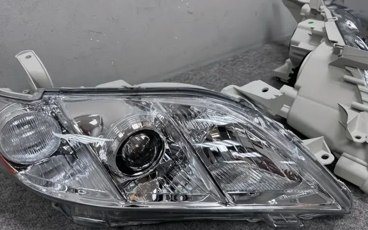 Фара на Toyota Camry за 35 000 тг. в Алматы