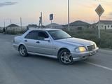 Mercedes-Benz C 32 AMG 1996 года за 2 600 000 тг. в Атырау – фото 2