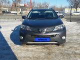 Toyota RAV4 2015 года за 12 500 000 тг. в Уральск – фото 2