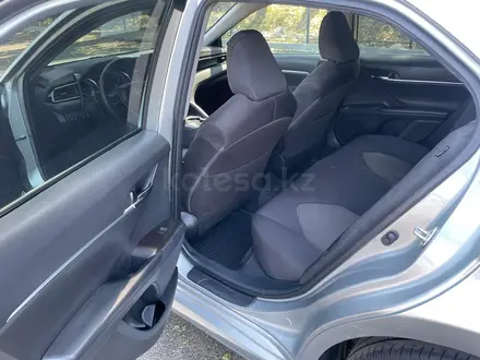 Toyota Camry 2021 года за 9 793 800 тг. в Алматы – фото 14