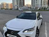 Lexus ES 250 2018 года за 18 900 000 тг. в Астана – фото 2