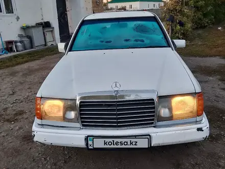 Mercedes-Benz E 200 1990 года за 1 300 000 тг. в Астана – фото 2