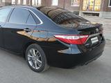 Toyota Camry 2016 года за 6 900 000 тг. в Уральск – фото 2