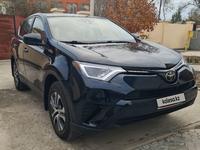 Toyota RAV4 2018 года за 9 500 000 тг. в Актобе