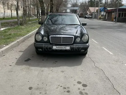 Mercedes-Benz E 320 1999 годаүшін3 100 000 тг. в Алматы