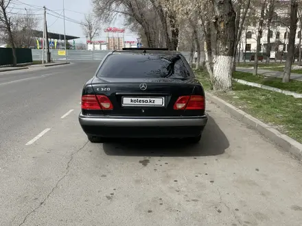 Mercedes-Benz E 320 1999 годаүшін3 100 000 тг. в Алматы – фото 4