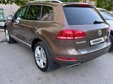 Volkswagen Touareg 2011 года за 12 500 000 тг. в Алматы – фото 2