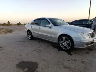 Mercedes-Benz E 320