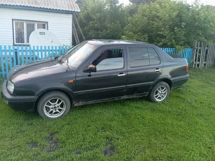 Volkswagen Vento 1993 года за 1 400 000 тг. в Новоишимский – фото 2