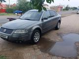 Volkswagen Passat 2001 года за 1 400 000 тг. в Уральск – фото 2