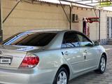Toyota Camry 2005 года за 5 900 000 тг. в Туркестан – фото 2