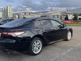 Toyota Camry 2020 года за 17 300 000 тг. в Алматы – фото 5