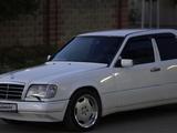 Mercedes-Benz E 320 1994 года за 2 300 000 тг. в Алматы – фото 3