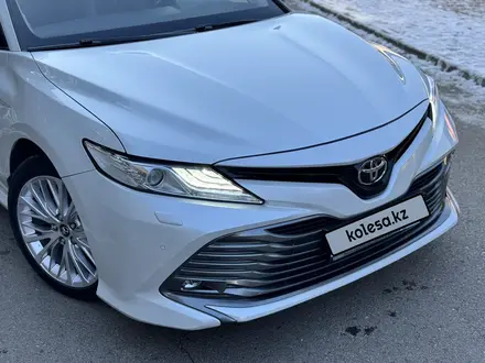 Toyota Camry 2018 года за 14 200 000 тг. в Алматы – фото 5