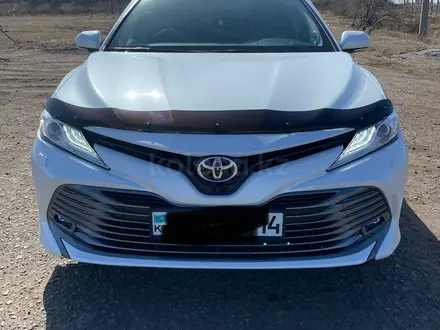 Toyota Camry 2018 года за 14 300 000 тг. в Экибастуз – фото 5