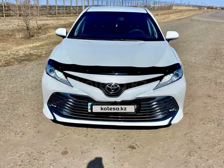 Toyota Camry 2018 года за 14 300 000 тг. в Экибастуз – фото 2