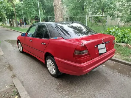 Mercedes-Benz C 180 1994 года за 1 600 000 тг. в Алматы – фото 4