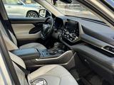 Toyota Highlander 2021 годаfor22 000 000 тг. в Астана – фото 2