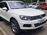 Volkswagen Touareg 2011 года за 9 600 000 тг. в Талдыкорган – фото 2