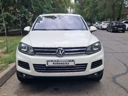 Volkswagen Touareg 2011 года за 9 500 000 тг. в Талдыкорган