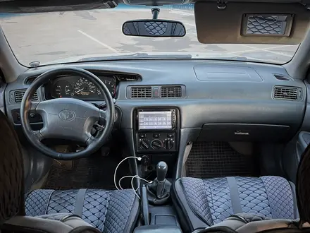 Toyota Camry 2001 года за 2 400 000 тг. в Актау