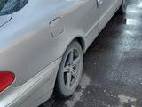 Mercedes-Benz CLK 200 1998 годаүшін2 600 000 тг. в Семей