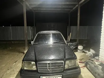 Mercedes-Benz E 220 1994 года за 1 100 000 тг. в Шардара