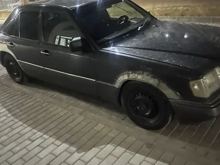 Mercedes-Benz E 220 1994 года за 1 100 000 тг. в Шардара – фото 3