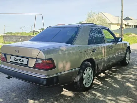 Mercedes-Benz E 220 1993 года за 2 500 000 тг. в Шымкент – фото 4