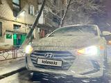 Hyundai Elantra 2018 года за 7 150 000 тг. в Атырау – фото 2