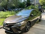 Toyota Camry 2020 года за 17 000 000 тг. в Алматы – фото 3