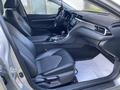 Toyota Camry 2018 года за 8 300 000 тг. в Уральск – фото 11