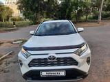 Toyota RAV4 2020 года за 14 000 000 тг. в Астана