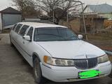 Lincoln Town Car 1999 годаүшін1 500 000 тг. в Тараз