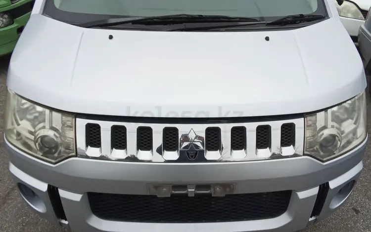 Капот Mitsubishi Delica D: 5 за 70 000 тг. в Усть-Каменогорск