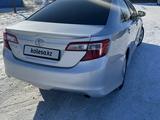 Toyota Camry 2014 годаfor9 000 000 тг. в Актобе – фото 4