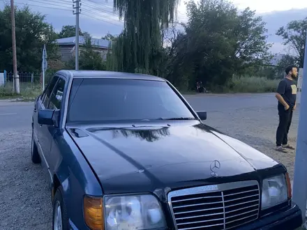 Mercedes-Benz E 230 1992 года за 650 000 тг. в Талдыкорган