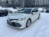 Toyota Camry Luxe 2019 года за 14 650 000 тг. в Астана