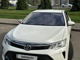 Toyota Camry 2015 года за 14 500 000 тг. в Алматы – фото 2