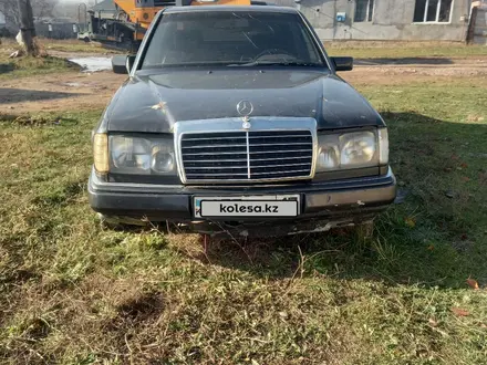 Mercedes-Benz E 230 1991 года за 950 000 тг. в Алматы