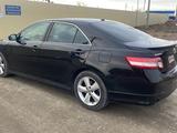 Toyota Camry 2010 года за 5 300 000 тг. в Атырау – фото 3