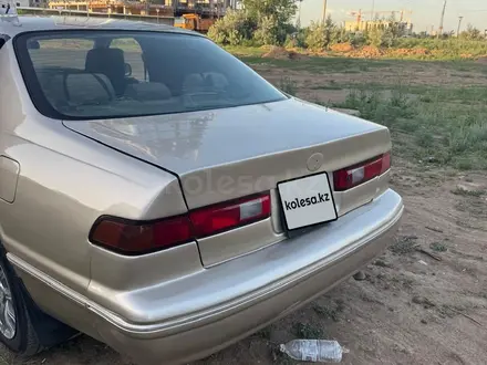 Toyota Camry 1997 года за 2 100 000 тг. в Астана – фото 2