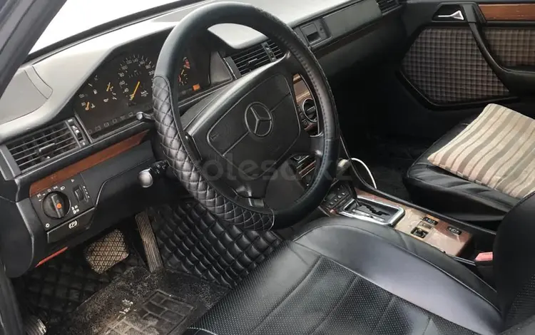 Mercedes-Benz E 260 1992 годаfor2 000 000 тг. в Караганда